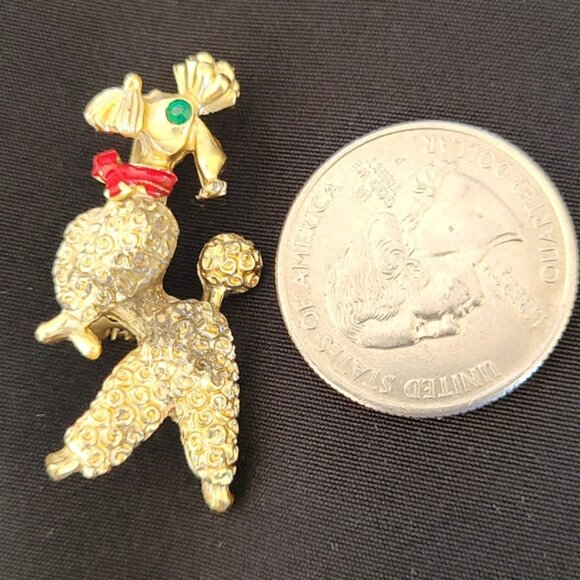 Vintage 1950's-1960's 3-D French Poodle Pin Brooch green Rhinestone Eye - Picture 1 of 5